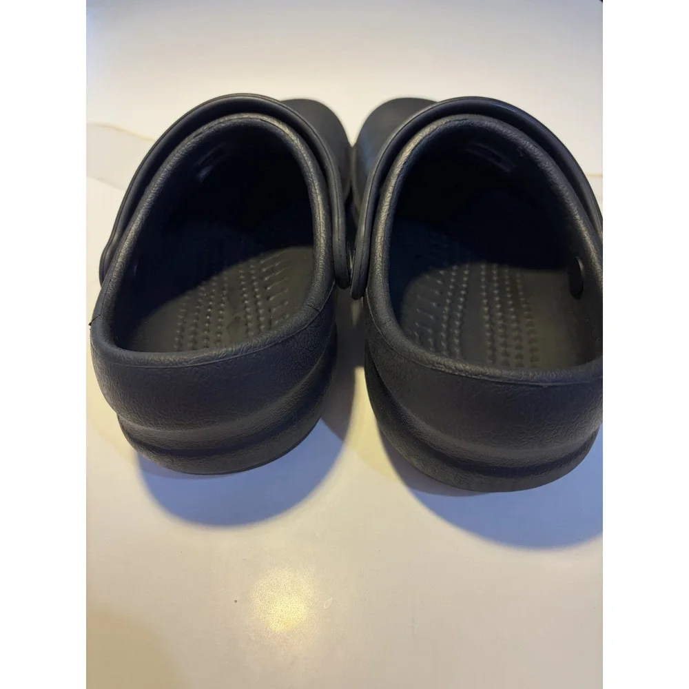 CROCS bistro work